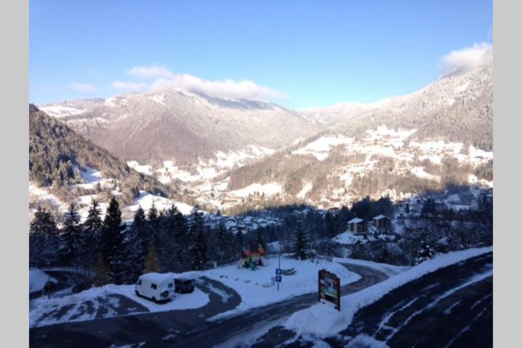Au Pied des Pistes B31, Chaleureux studio 4 pers, vue sur la vallée imprenable avec WIFI, DRAPS NON COMPRIS Saint-Jean-dʼAulps Esterno foto